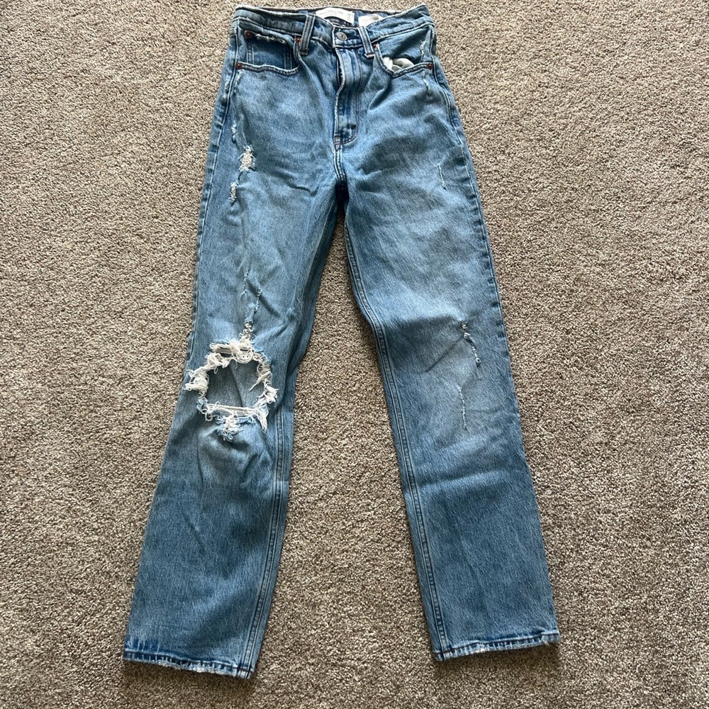 Abercrombie & Fitch the 90’s Straight Ultra High Rise in 26 SHORT